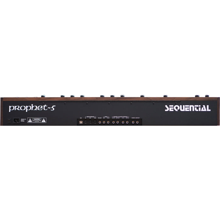 Sintetizador polifónico analógico secuencial Prophet-5